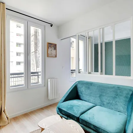 Cosy And Bright Flat Menilmontant Paris
